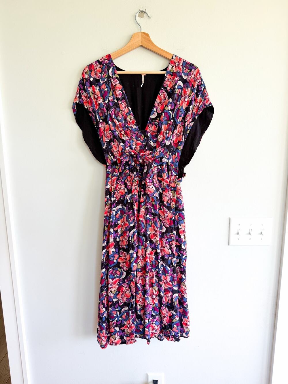 Free People Fitting In Floral Deep V-Neckline Cap Sleeve Midi Dress Red Purple S